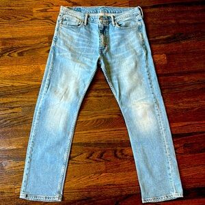 Really fabulous light blue wash Levi’s 513 32 x 30” men’s jeans!